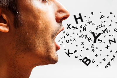 چگونه از قدرت کلام برای موفقیت استفاده کنیم؟ آموزه‌های کاربردی فلورانس اسکاول شین
